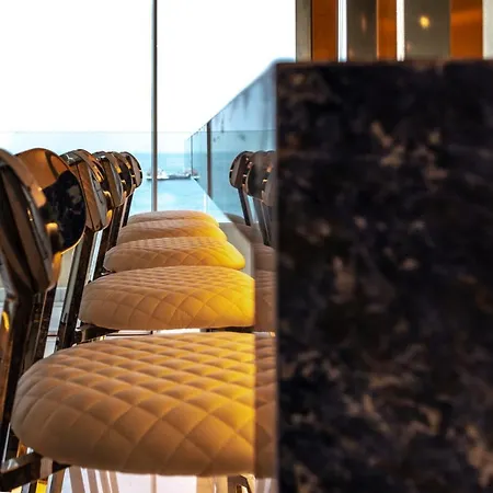 Luxurious Sea Front Three Bedroom Apartament *
