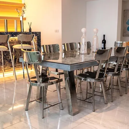 Luxurious Sea Front Three Bedroom Apartament