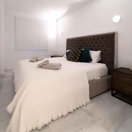 Luxurious Sea Front Three Bedroom *