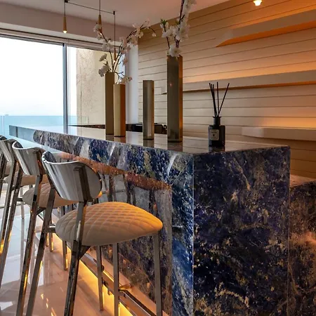Apartment Luxurious Sea Front Three Bedroom *